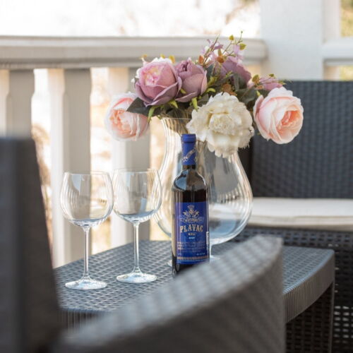 Apartament romantică cu vedere spre mare cu 1 camera pentru 2 pers. (se poate solicita pat suplimentar)