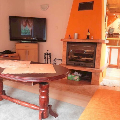 Chata 4-osobowy z prysznicem z aneksem kuchennym (możliwa dostawka)