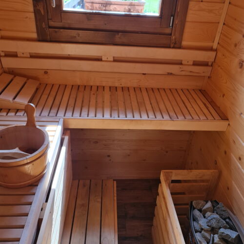 Apartament la parter cu panoramă pentru 4 pers. (se inchirieaza doar integral)