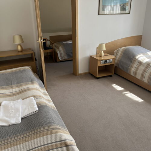 Pokój 4-osobowy na piętrze z łazienką