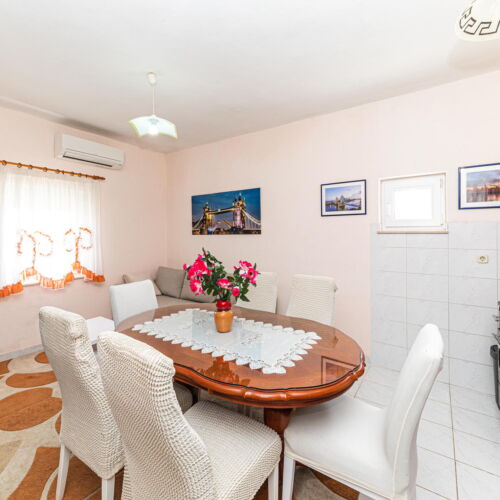 Summer House for 6 Persons