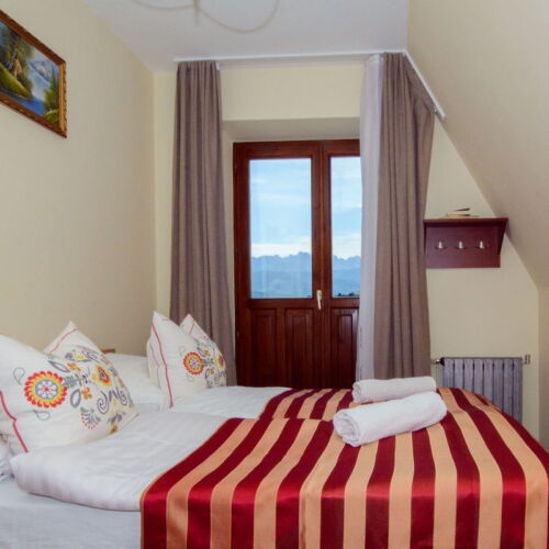 Pokój 2-osobowy z łazienką z widokiem na góry