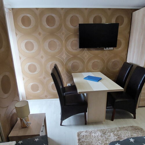 Camera cvadrupla premium cu bucătărie proprie