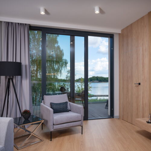 Apartament 5-osobowy Premium z widokiem na jezioro z 3 pomieszczeniami sypialnianymi