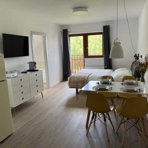 Apartman se sprchou s privátní koupelnou mimo apartmán pro 4 os. (s možností přistýlky)