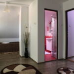 Upstairs 1-Room Apartment for 5 Persons ensuite