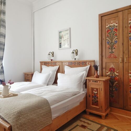 Camera  twin la etaj