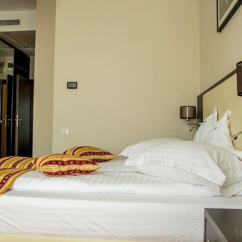 Camera dubla superior cu balcon