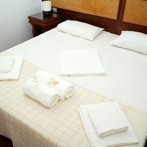 Pokoj s manželskou postelí