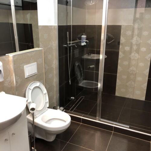 Camera dubla la etaj