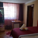 Upstairs 1-Room Apartment for 4 Persons ensuite