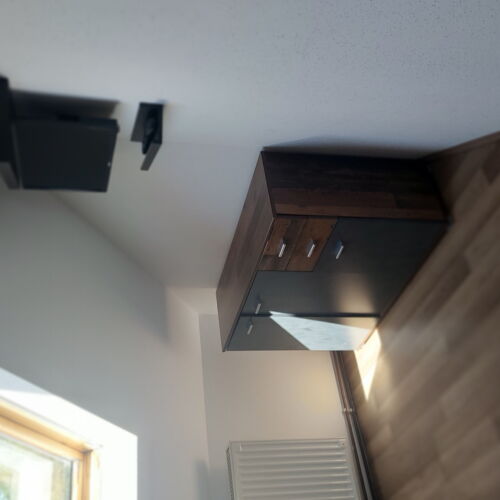 Camera la mansarda cu vedere spre oras pentru 5 pers.