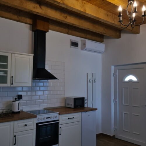 Apartament pentru 4 pers. (se inchirieaza doar integral) (se poate solicita pat suplimentar)