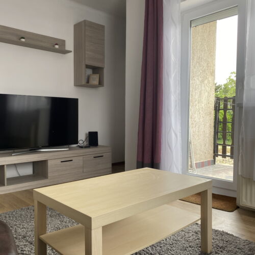 Apartament la etaj cu aer condiționat pentru 4 pers. (se inchirieaza doar integral)