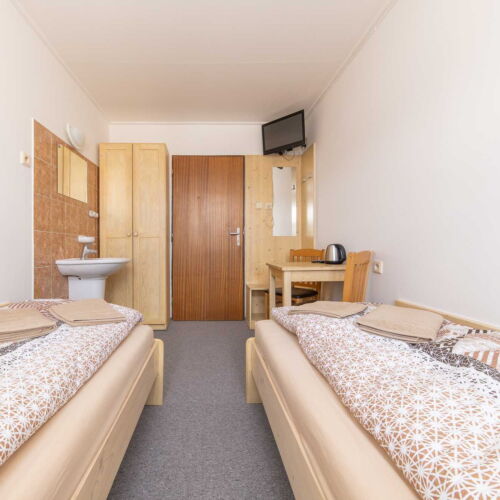 Pokoj se sprchou  pro 2 os.