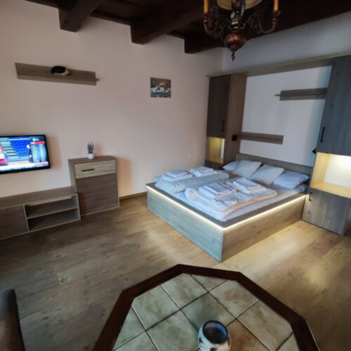 Air Conditioned Apartment for 4 Persons with Garden (extra bed available)