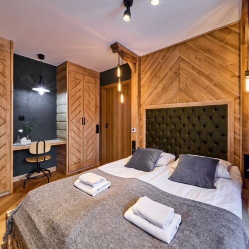 One Bedroom Suite (No Spa Access) 2-Room Apartment for 4 Persons