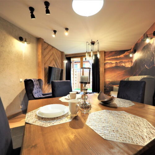 Deluxe Suite (No Spa Access) 2-Room Apartment for 4 Persons