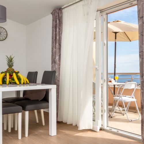 Apartament 4-osobowy z klimatyzacją z widokiem na morze z 1 pomieszczeniem sypialnianym A-19740-a