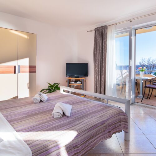 Sea View 2-Room Air Conditioned Apartment for 5 Persons A-19997-c