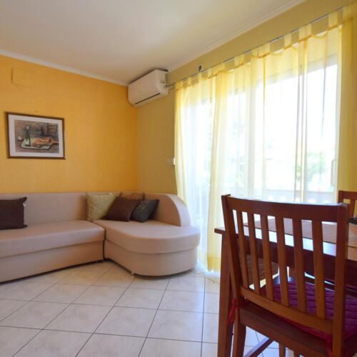 Apartament 3-osobowy z klimatyzacją z balkonem z 1 pomieszczeniem sypialnianym A-20447-b