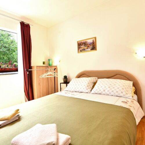 Apartament cu terasă cu 2 camere pentru 5 pers. A-20975-a