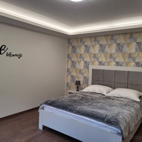 Camera dubla deluxe cu balcon (se poate solicita pat suplimentar)