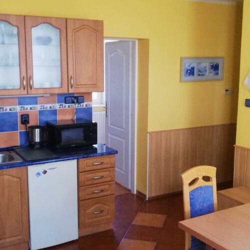 Pokoj se sprchou s vlastní kuchyňkou pro 4 os.