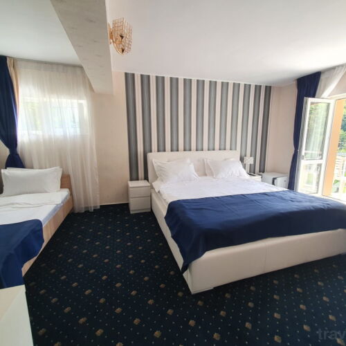 Camera tripla family cu balcon