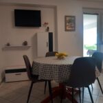 Tengerre néző légkondicionált 5 fős apartman 2 hálótérrel A-12832-a
