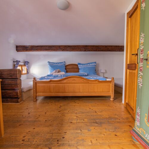 Camera cvadrupla cu duș