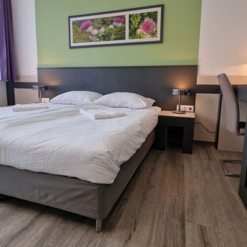 Camera twin standard la etaj