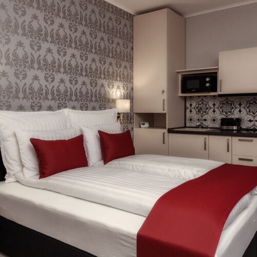 Garden View Romantic 1-Room Apartment for 2 Persons