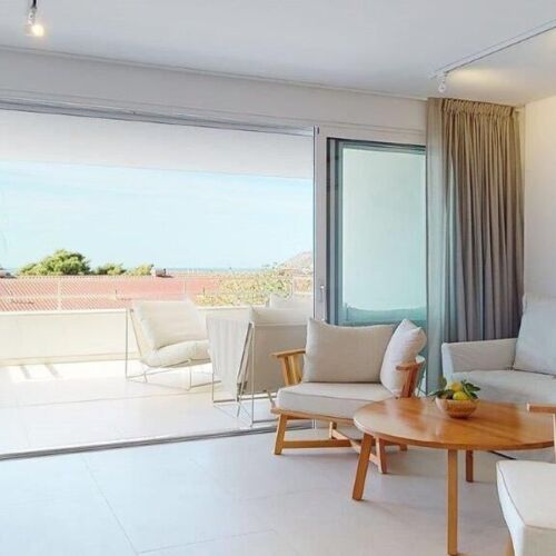 Apartament 4-osobowy z klimatyzacją z tarasem z 2 pomieszczeniami sypialnianymi