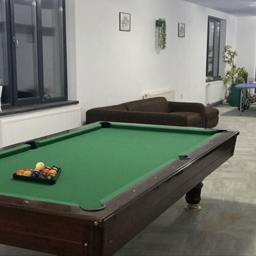 Cabană pentru 20 pers. (se inchirieaza doar integral) (se poate solicita pat suplimentar)