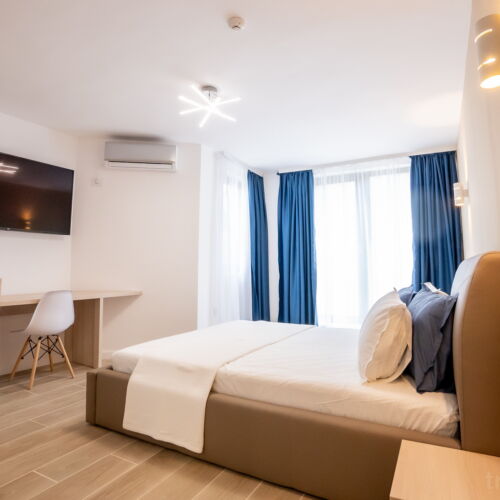 Camera dubla cu balcon (se poate solicita pat suplimentar)