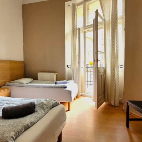 Pokój 2-osobowy Economy z balkonem