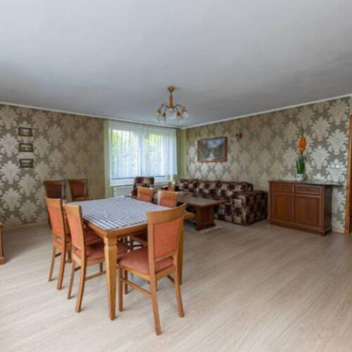 Upstairs 3-Room Family Apartment for 8 Persons