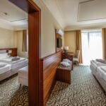 2-Room Family Suite for 4 Persons connecting