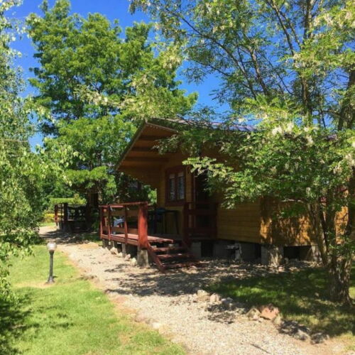 Turistický Roubenka (jako celek) pro 4 os. s výhledem na jezero (s možností přistýlky)