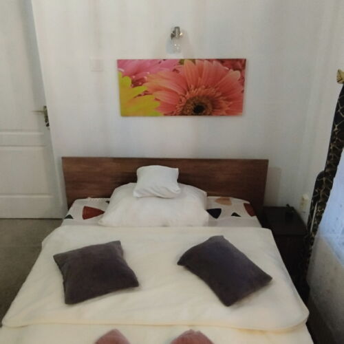 Pokoj s manželskou postelí přízemní 