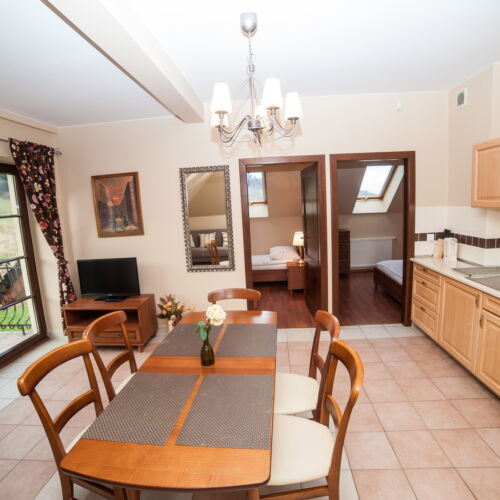 Mountain View Upstairs 3-Room Apartment for 6 Persons