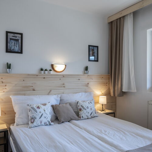 Camera dubla la etaj cu balcon