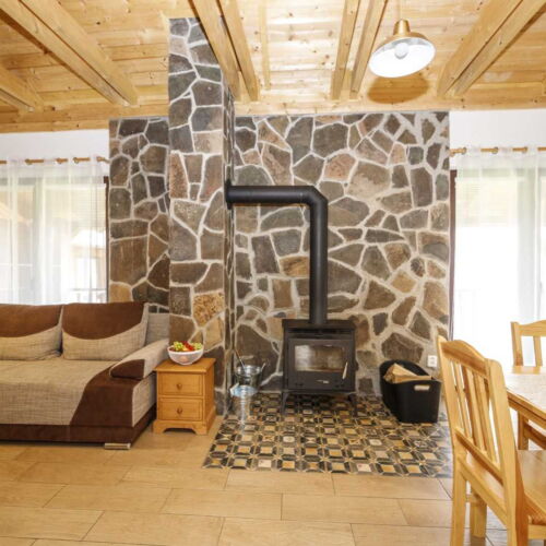 Apartament cu duș cu bucătărie proprie pentru 6 pers. (se poate solicita pat suplimentar)