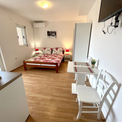 Upstairs 1-Room Apartment for 2 Persons