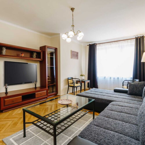Apartman se sprchou s privátní koupelnou mimo apartmán pro 4 os.