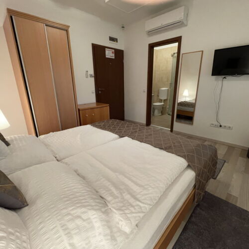 Camera twin economy standard