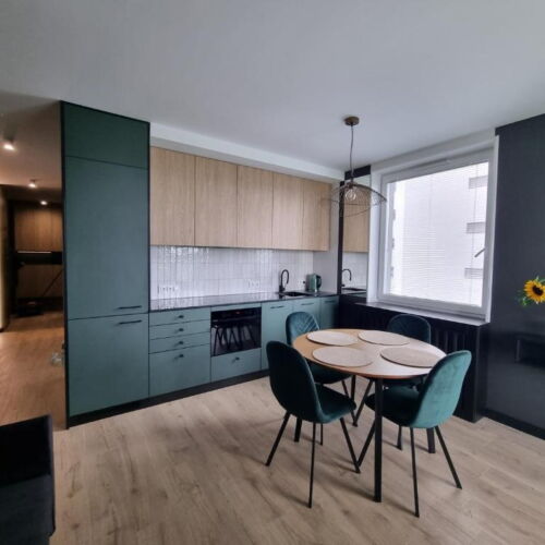 Apartament executive la etaj cu 2 camere pentru 4 pers.