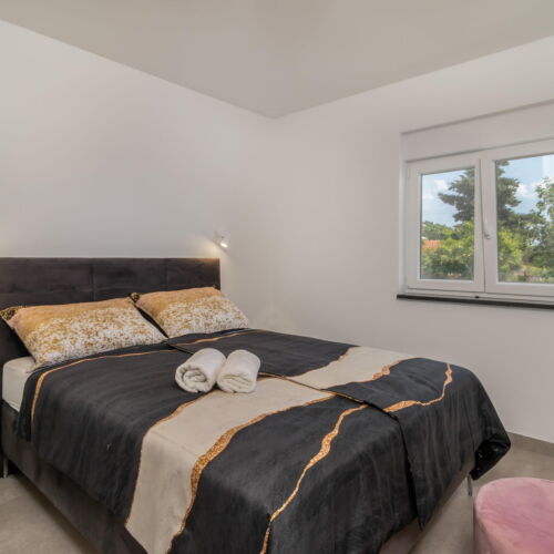 Apartament pentru 5 pers. (se inchirieaza doar integral)