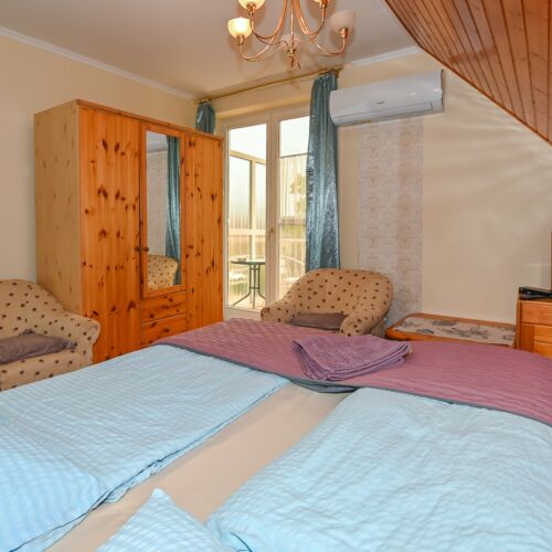 1-Room Balcony Apartment for 2 Persons with Kitchen